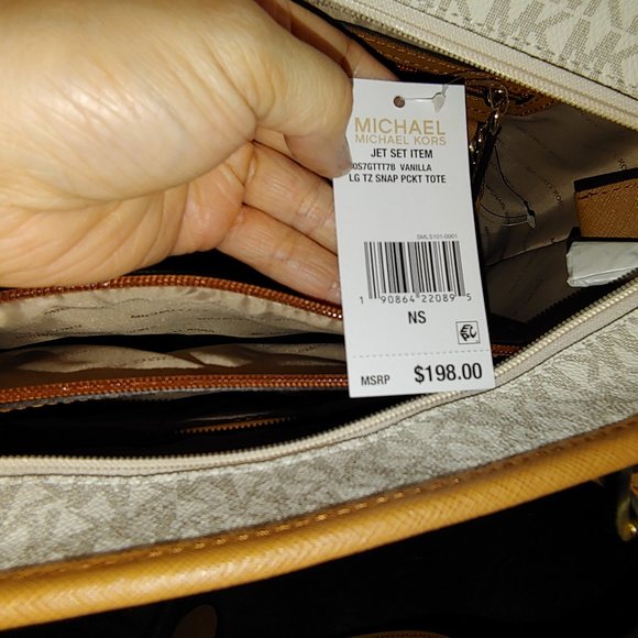 Michael Kors - Signature Jet Set Vanilla Tote - Picture 5 of 6